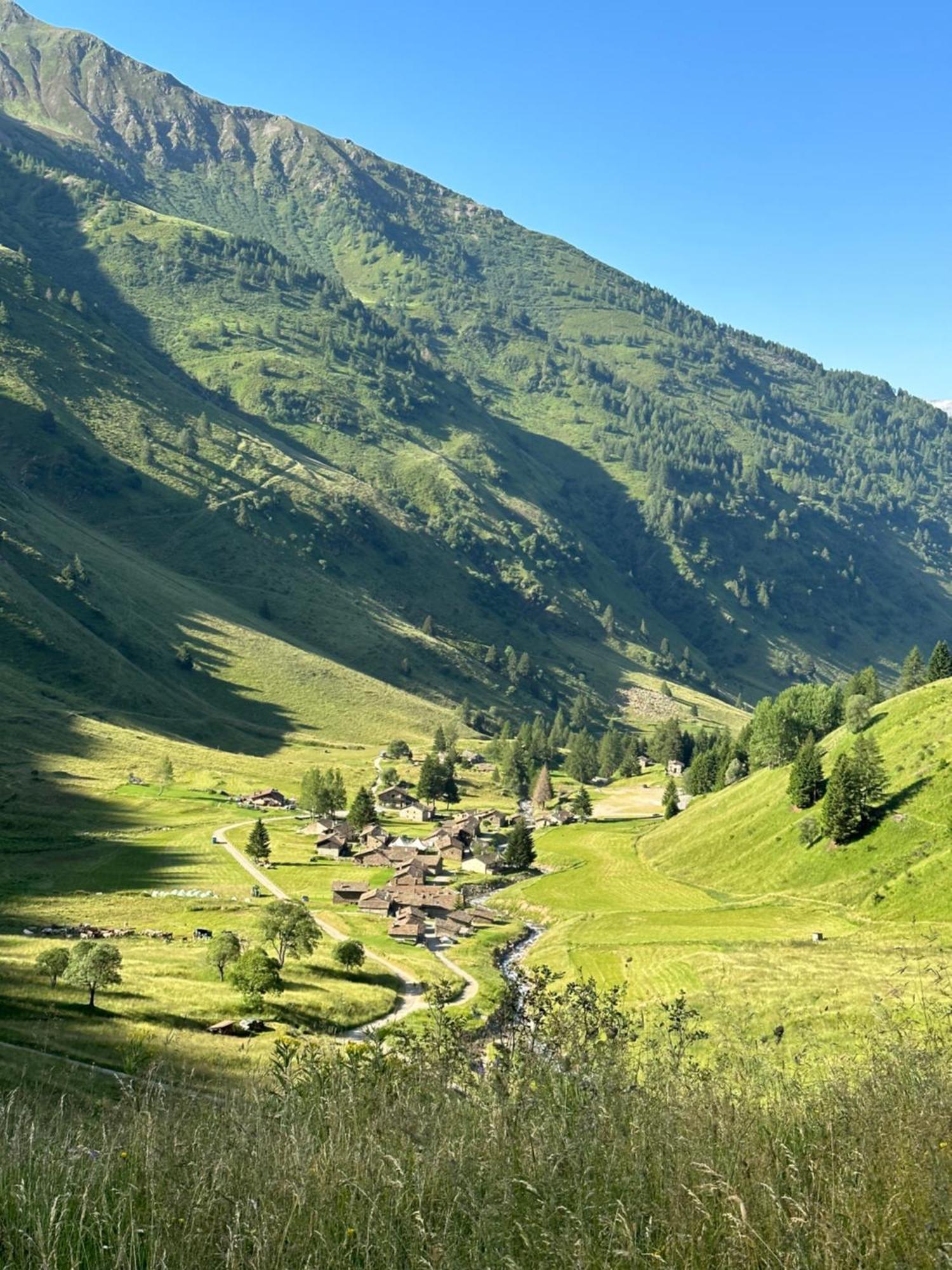 Si Mezzana Home Luaran gambar